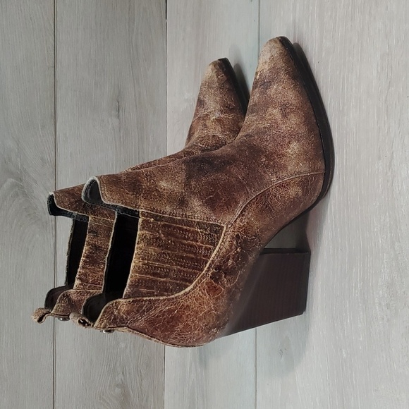 Donald J Pliner Womens Vale Ankle Distressed Leather Heels Boots shoes sz 7M - Picture 2 of 13